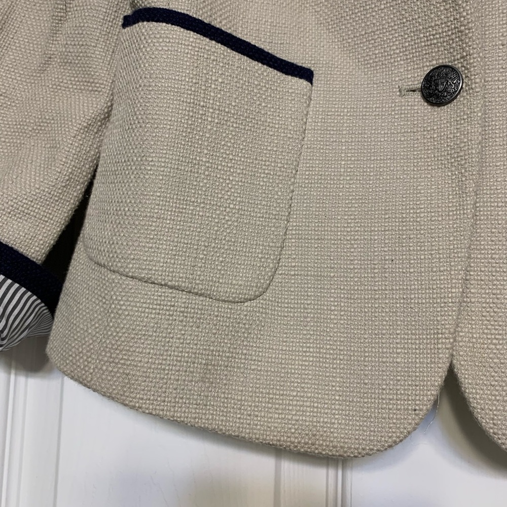 Blazer - Picture 4 of 6